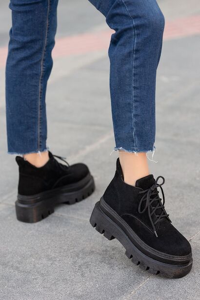 Jayle Siyah Süet Yüksek Topuk Detaylı Bağcıklı Kadın Bot 