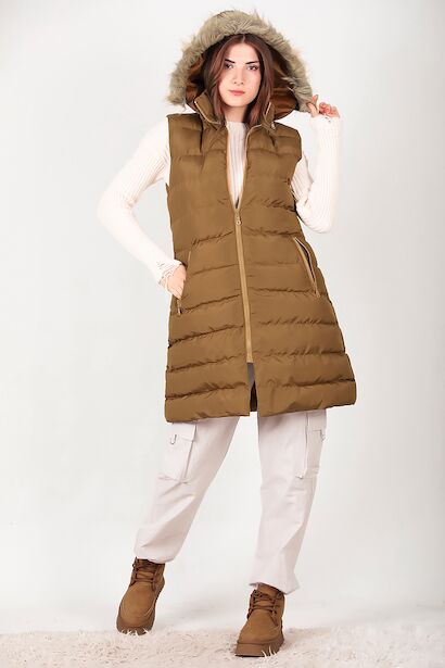 Kadın Kapşonlu Kürklü Uzun Şişme Yelek  Taba 6