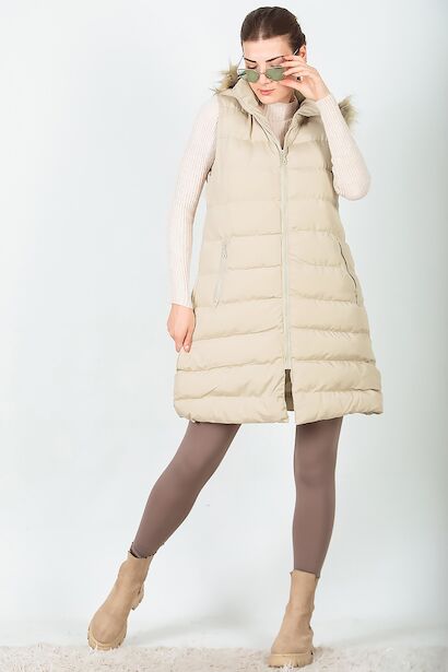 Kadın Kapşonlu Kürklü Uzun Şişme Yelek 