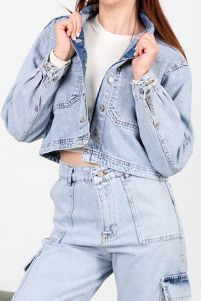 Kadın Ters Cep Kısa Kot Ceket 