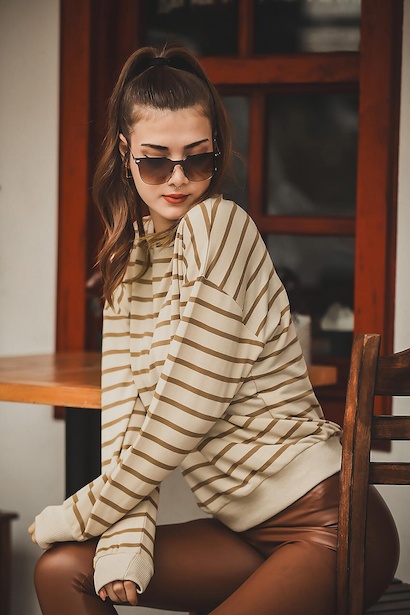 Kadın Bisiklet Yaka Yatay Çizgili Kolları Lastikli Sweat Bej