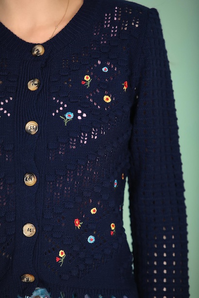 Kadın Nakışlı Düğmeli Kısa Hırka Lacivert 9