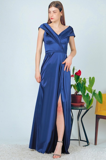 Kadın Saten Kayık Yaka Uzun Abiye