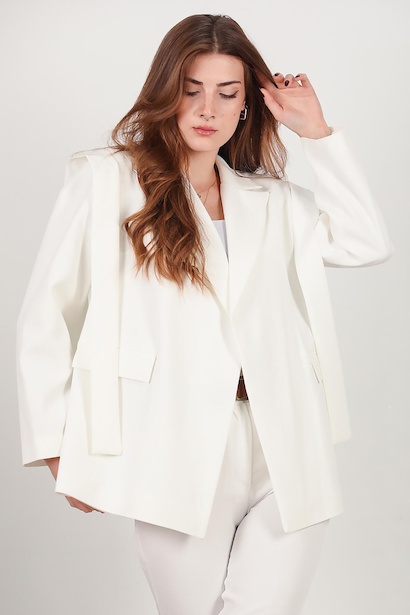 Kadın Omzu Kuşaklı Blazer Ceket