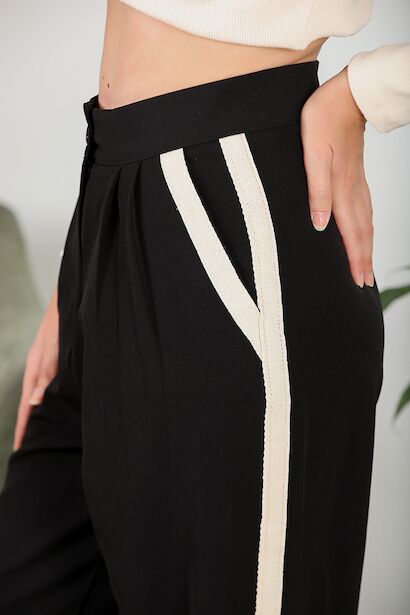 Kadın Biyeli Bol Paça Yan Şeritli Pantolon  Siyah 6