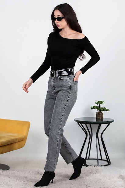 Kadın Yıpratmalı Paça Kesik Pantolon 