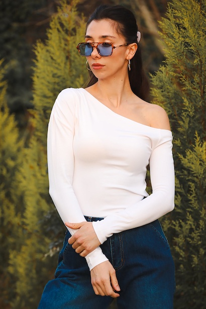 Kadın Omuz Büzgülü Uzun Kol Bluz 