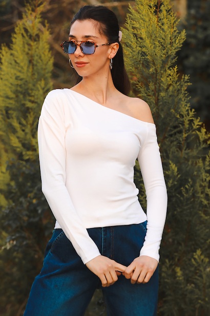 Kadın Omuz Büzgülü Uzun Kol Bluz  Ekru 6