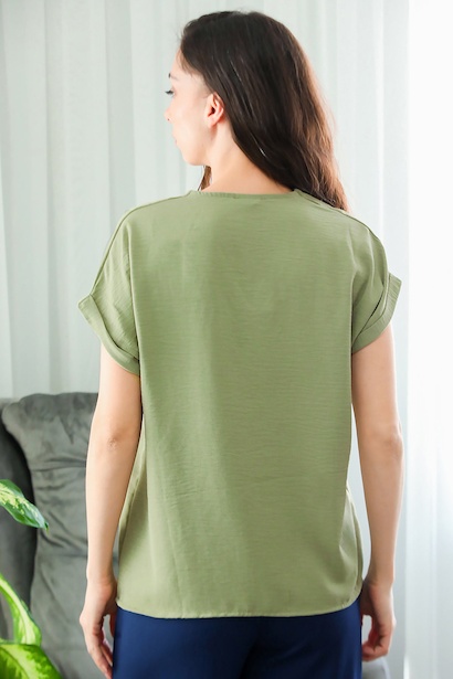 Kadın V Yaka İki Düğmeli Bluz  Haki 6