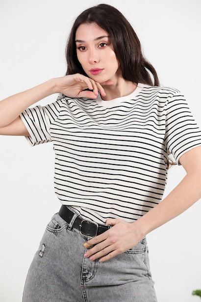 Kadın Bisiklet Yaka Çizgili T-shirt 