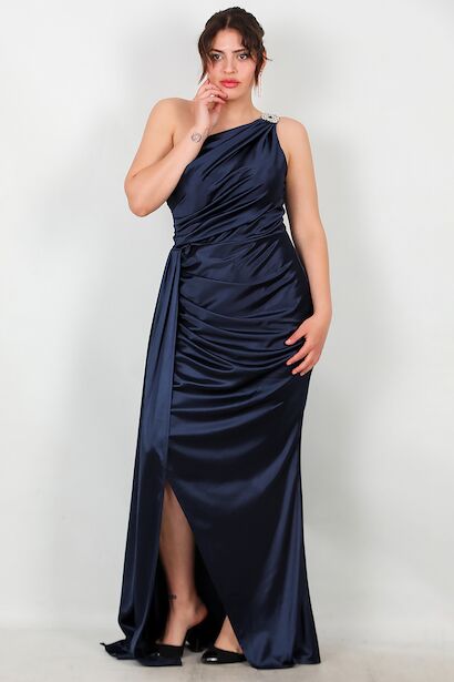 Büyük Beden Omuz Aksesuar Detay Uzun Saten Abiye 