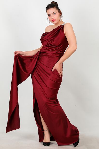 Büyük Beden Omuz Aksesuar Detay Uzun Saten Abiye 