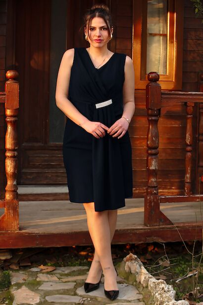 Büyük Beden Bel Taş İşlemeli Kısa Abiye 