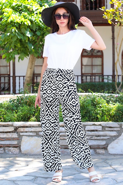 Kadın Önü Bağcıklı Desenli Bol Paça Pantolon 