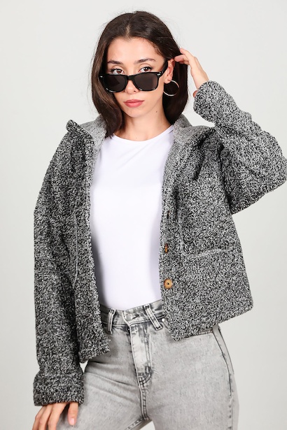 Kadın Kısa Kapşonlu Düğmeli Peluş Ceket 